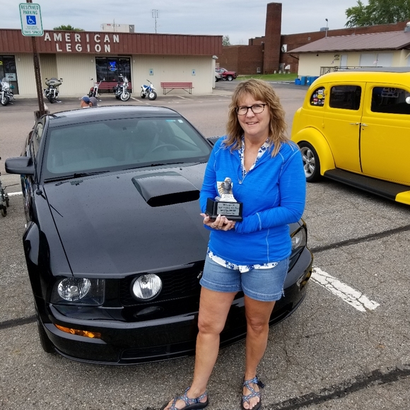 Meet your Posher, Melissa - Picture 1 of 1